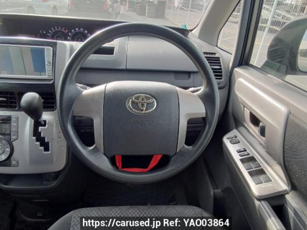 Used 2010 AT toyota noah ZRR70W Image[20]