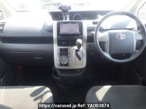 Used 2008 AT toyota noah ZRR70G Image[16]