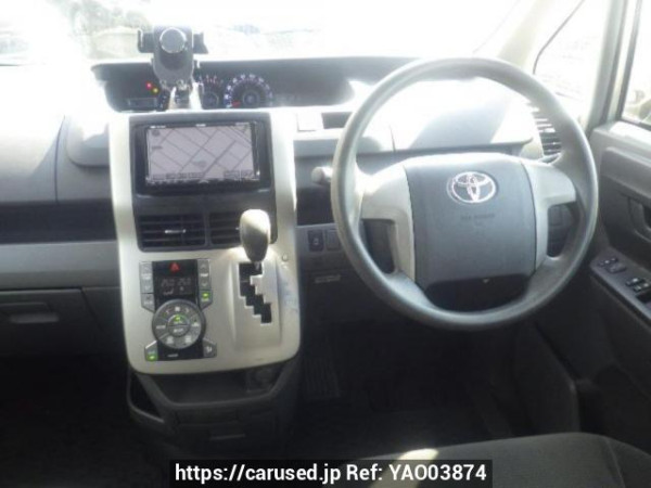 Used 2008 AT toyota noah ZRR70G Image[18]