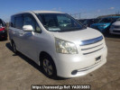 Toyota Noah ZRR70G