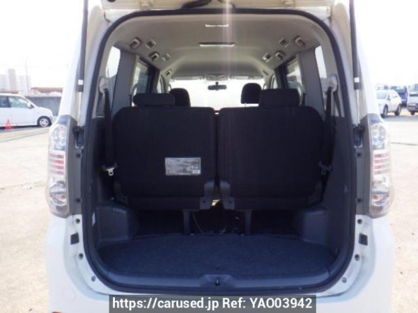 Used 2007 AT toyota voxy ZRR70W Image[8]