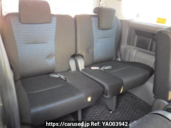 Used 2007 AT toyota voxy ZRR70W Image[15]