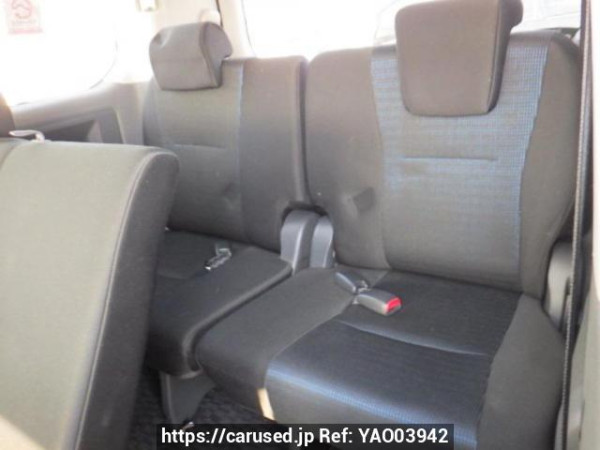 Used 2007 AT toyota voxy ZRR70W Image[16]