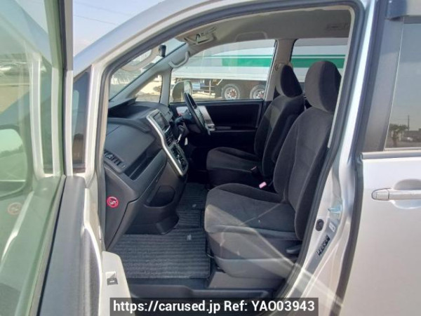 Used 2010 AT toyota noah ZRR70G Image[15]