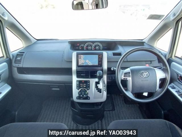 Used 2010 AT toyota noah ZRR70G Image[19]