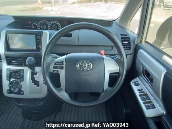 Used 2010 AT toyota noah ZRR70G Image[21]