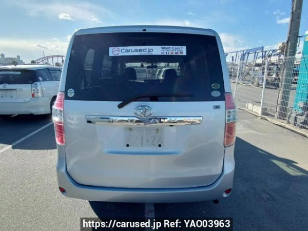Used 2010 AT toyota noah ZRR70G Image[5]