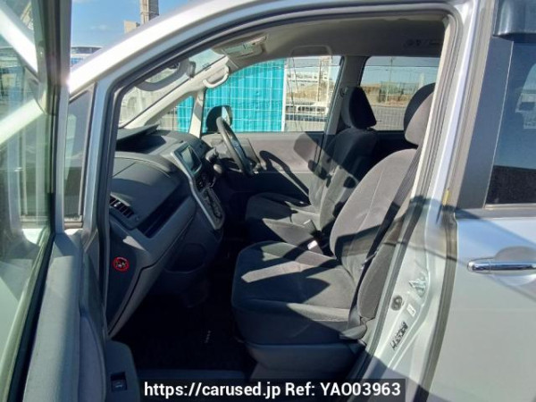 Used 2010 AT toyota noah ZRR70G Image[13]