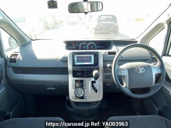 Used 2010 AT toyota noah ZRR70G Image[18]