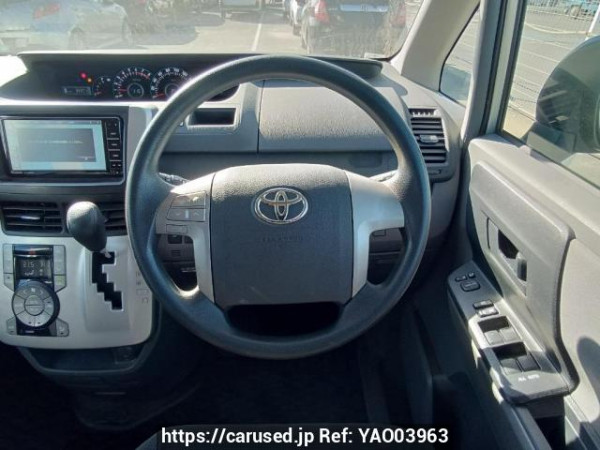 Used 2010 AT toyota noah ZRR70G Image[20]