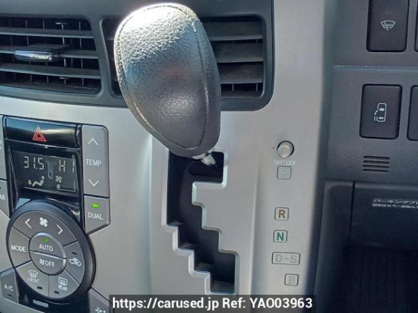 Used 2010 AT toyota noah ZRR70G Image[26]