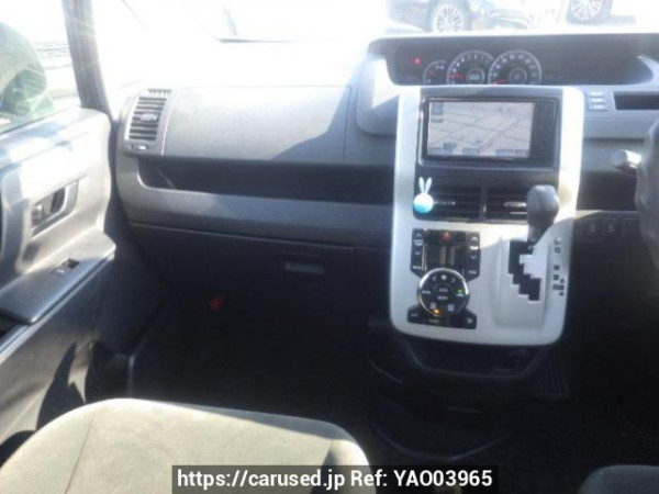 Used 2010 AT toyota noah ZRR70G Image[17]