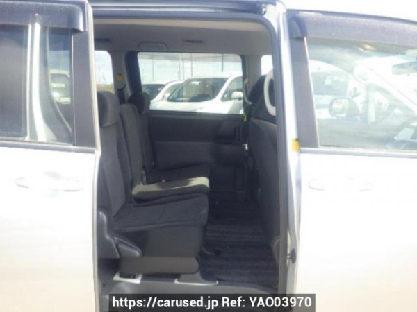 Used 2007 AT toyota noah ZRR75G Image[13]