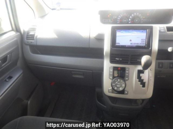 Used 2007 AT toyota noah ZRR75G Image[17]