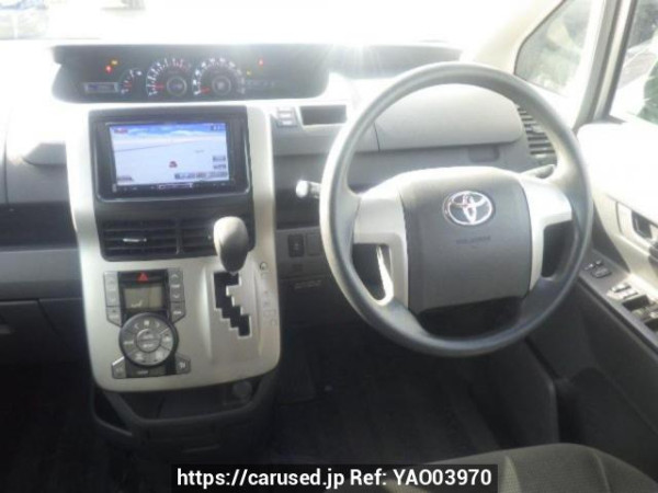 Used 2007 AT toyota noah ZRR75G Image[18]