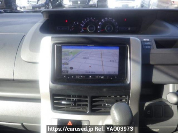 Used 2008 AT toyota voxy ZRR70W Image[22]