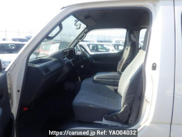 Used 2004 AT toyota hiace-commuter TRH124B Image[12]