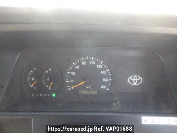 Used 2004 AT toyota hiace-van TRH112V Image[18]