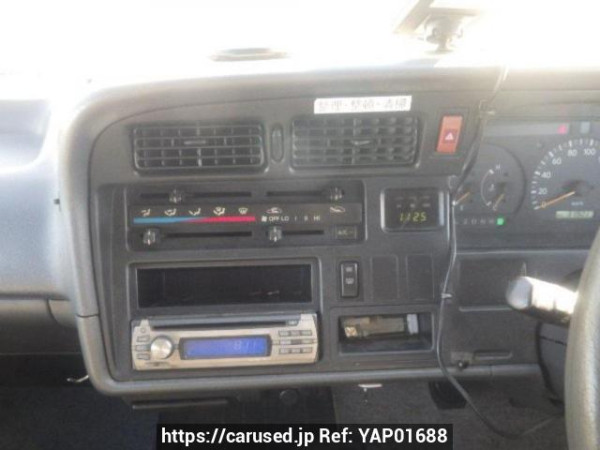 Used 2004 AT toyota hiace-van TRH112V Image[20]