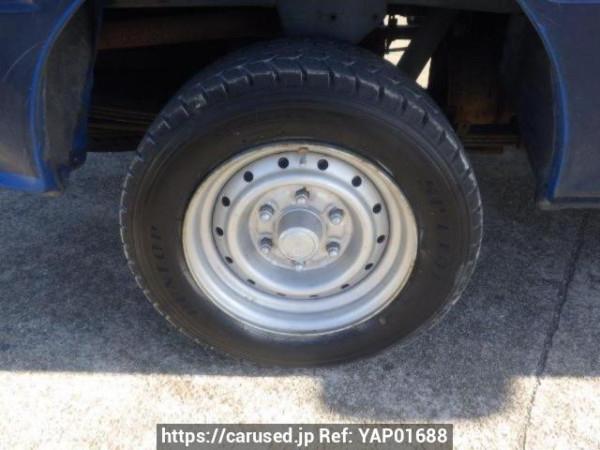 Used 2004 AT toyota hiace-van TRH112V Image[25]