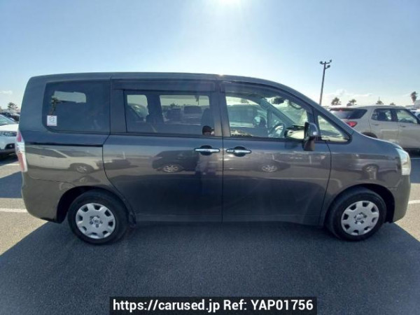 Used 2009 AT toyota noah ZRR70G Image[7]