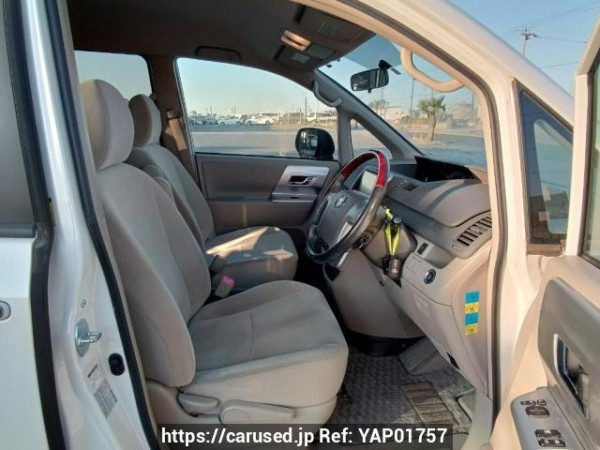 Used 2010 AT toyota noah ZRR70G Image[12]