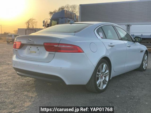 Used 2016 AT jaguar xe JA2GA Image[6]