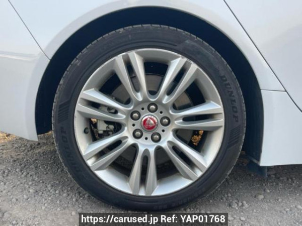 Used 2016 AT jaguar xe JA2GA Image[42]