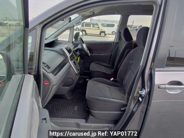 Used 2009 AT toyota noah ZRR70G Image[14]
