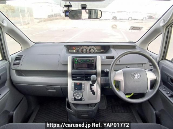 Used 2009 AT toyota noah ZRR70G Image[18]