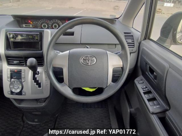 Used 2009 AT toyota noah ZRR70G Image[20]