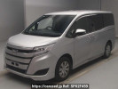 Toyota Noah ZRR80G