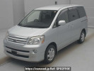Toyota Noah AZR65G