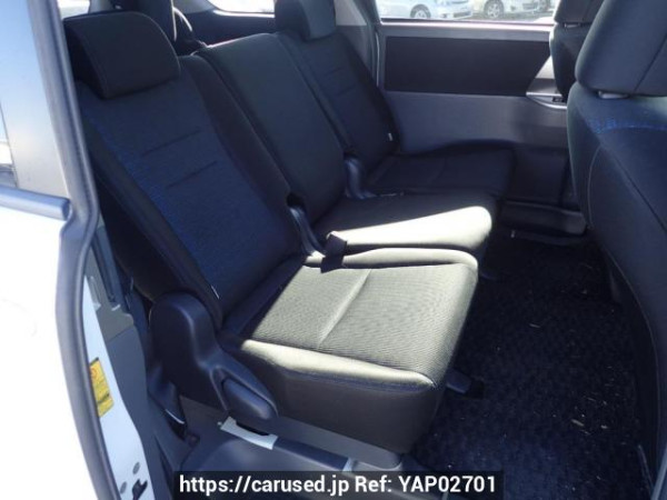 Used 2009 AT toyota voxy ZRR70W Image[11]