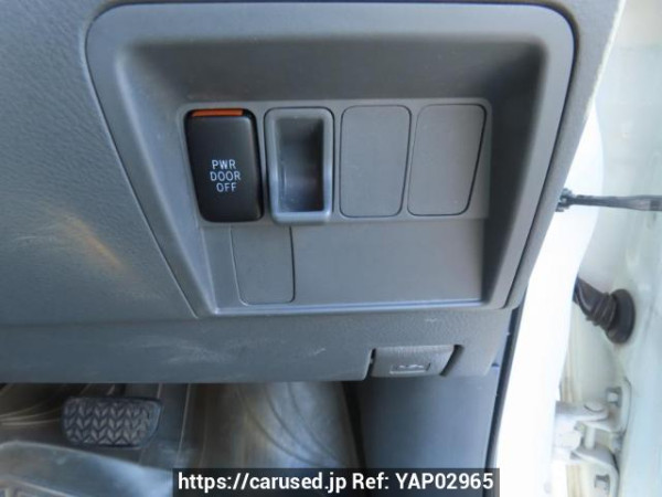 Used 2004 AT toyota raum NCZ20 Image[32]