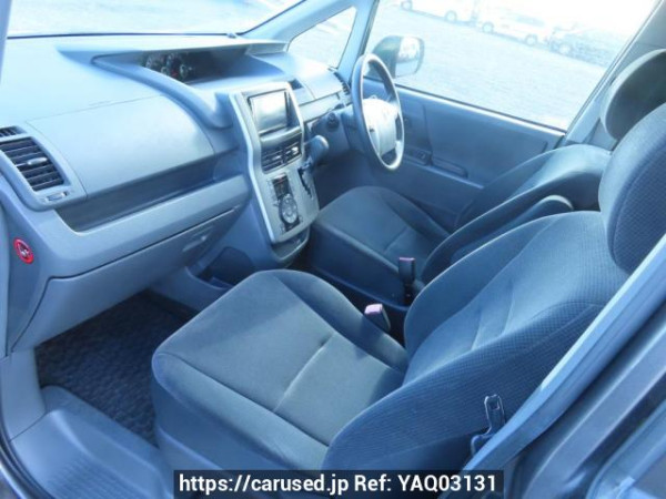 Used 2009 AT toyota noah ZRR70G Image[16]