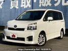 Toyota Voxy DBA-ZRR70W