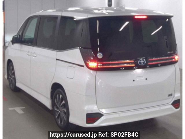 Buy Used 2023 Toyota Voxy ZWR90W (SP02FB4C) - Carused.jp