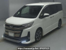Toyota Noah ZRR85W