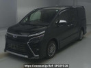 Toyota Voxy ZWR80W