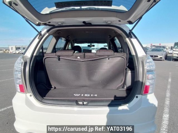 Used 2005 AT toyota wish ZNE10G Image[8]