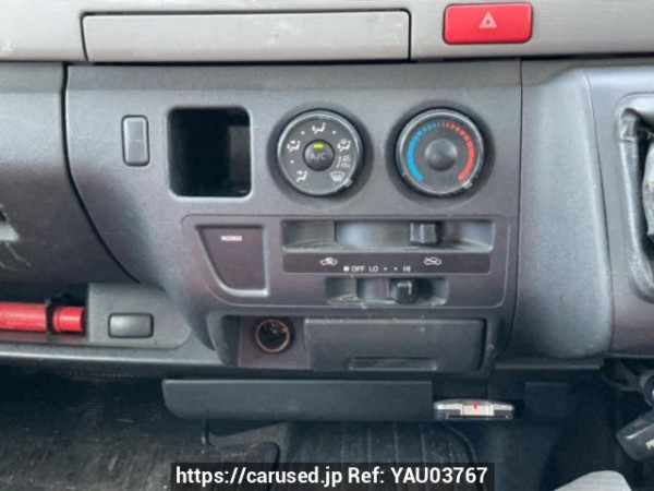 Used 2005 MT toyota hiace-van KDH205V Image[19]