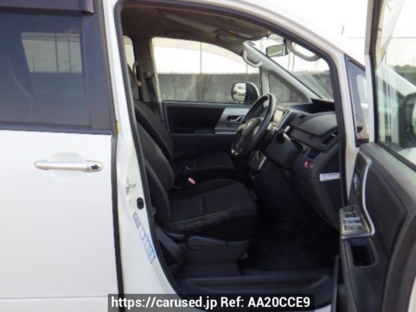 Used 2009 AT toyota voxy ZRR70W Image[11]
