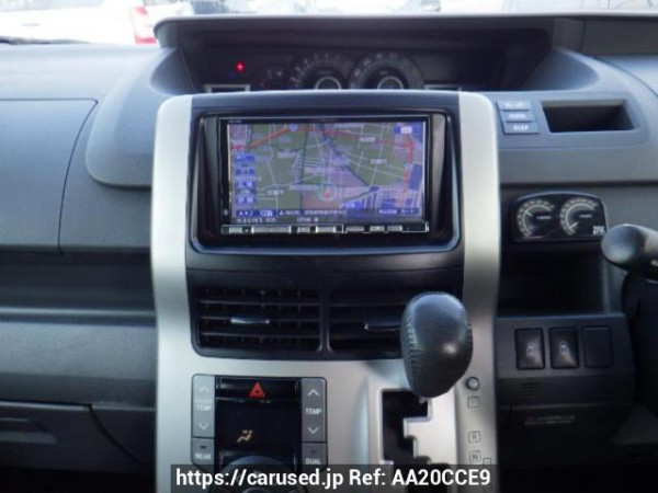 Used 2009 AT toyota voxy ZRR70W Image[20]