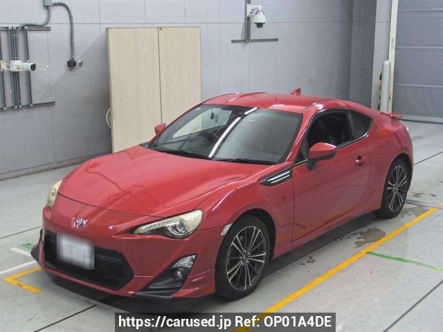 Buy Used 2015 Toyota 86 ZN6 (OP01A4DE) - Carused.jp