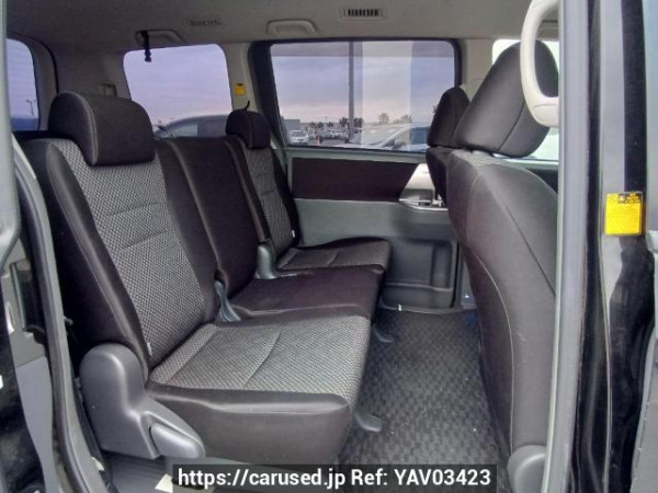 Used 2008 AT toyota noah ZRR70W Image[15]