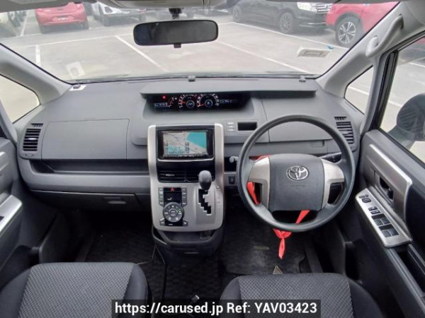 Used 2008 AT toyota noah ZRR70W Image[17]