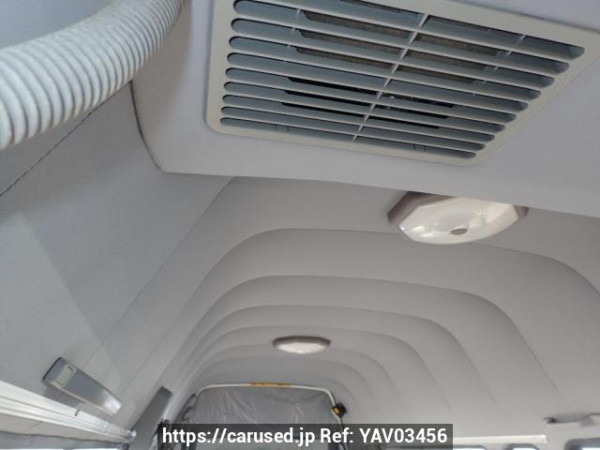 Used 2003 AT toyota regiusace-commuter TRH124B Image[8]