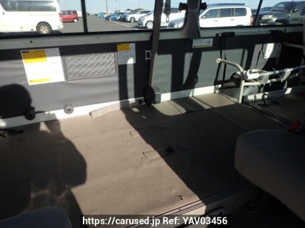 Used 2003 AT toyota regiusace-commuter TRH124B Image[14]