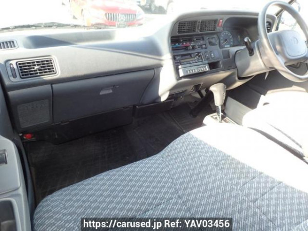 Used 2003 AT toyota regiusace-commuter TRH124B Image[17]